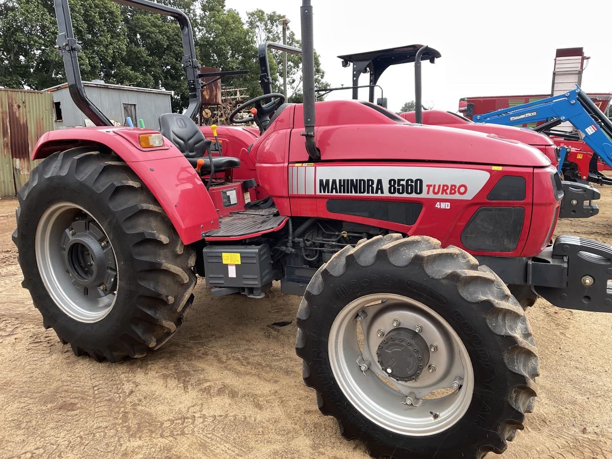 MAHINDRA 8560 ROPS